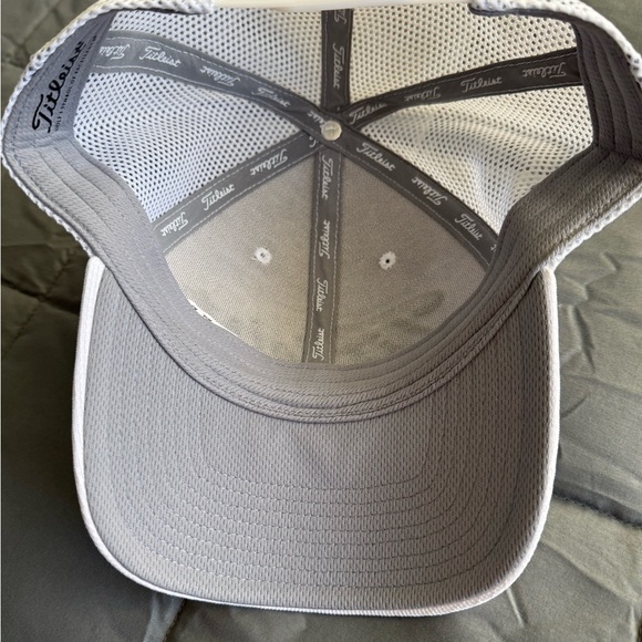 Titleist White Mesh Golf Cap with Black Logo - Picture 6 of 6